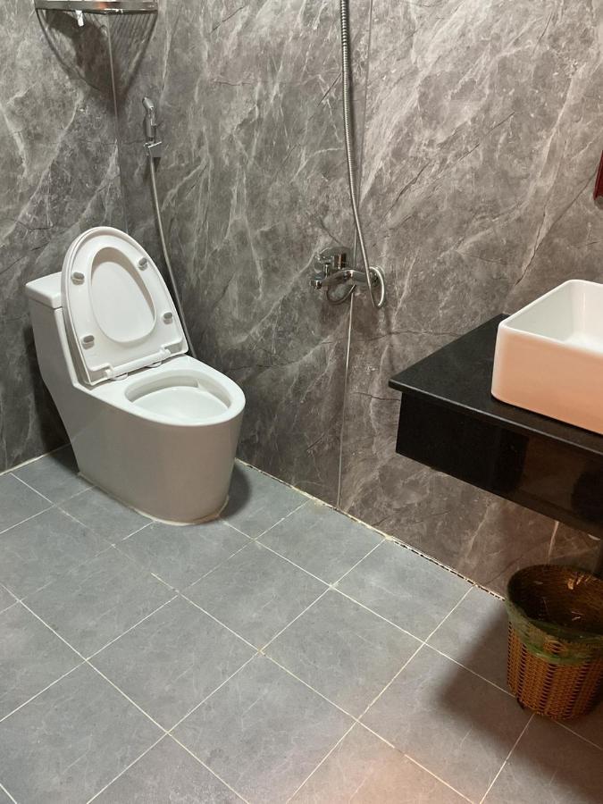 Hoang Linh Hotel Buôn Ma Thuột Exteriör bild