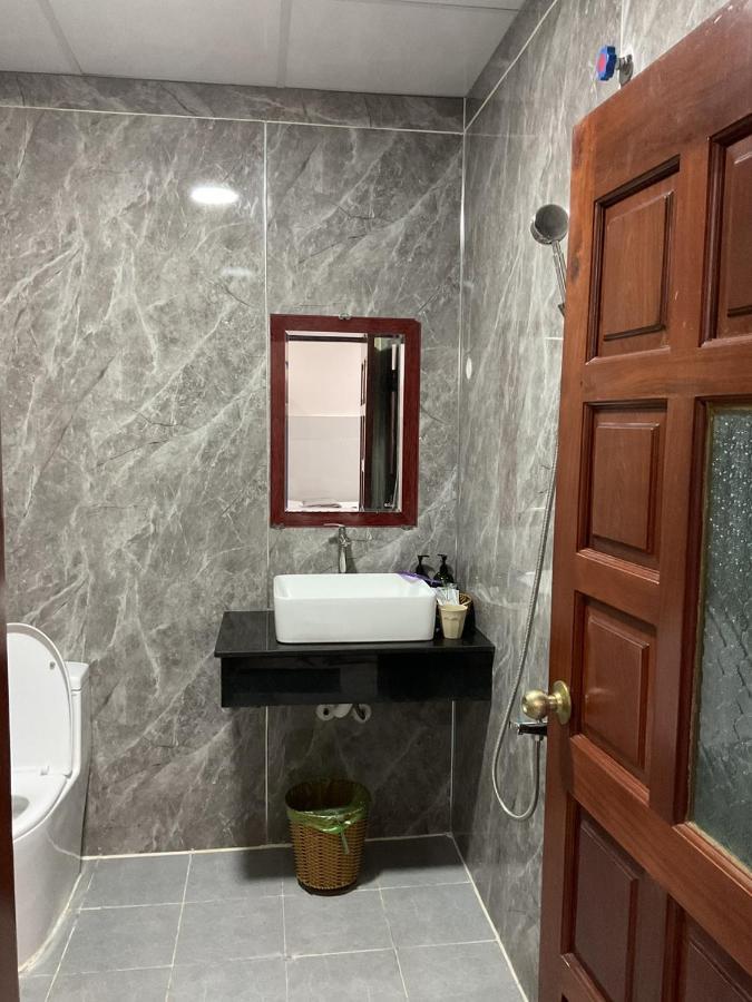 Hoang Linh Hotel Buôn Ma Thuột Exteriör bild